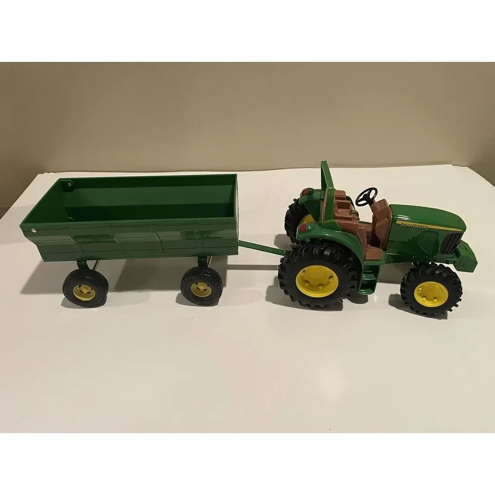 Ertl John Deere Tractor & Hay Wagon 1/32‎ Plastic Farm Horse Ranch